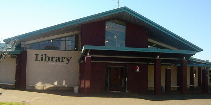 新西兰帕库兰加中学